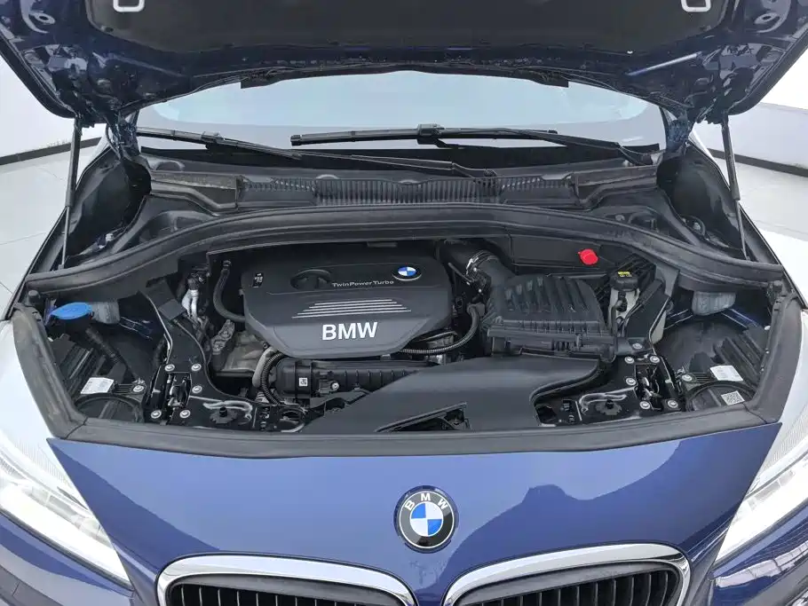 BMW 2 Series Station Wagon 2017 — фото 10