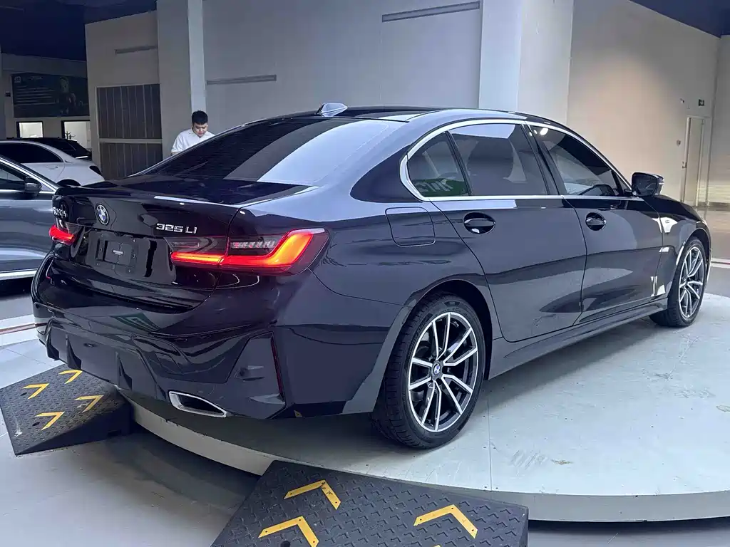 BMW 3 Series 2023