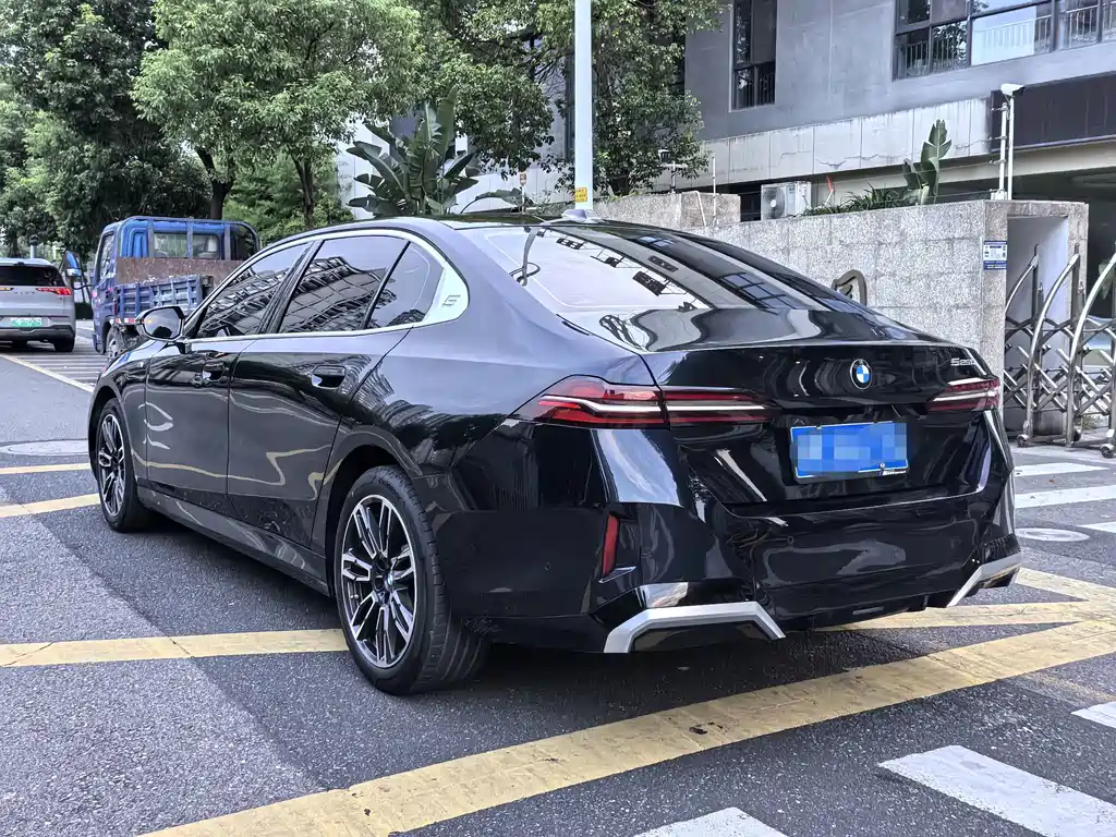 BMW 5 Series 2024