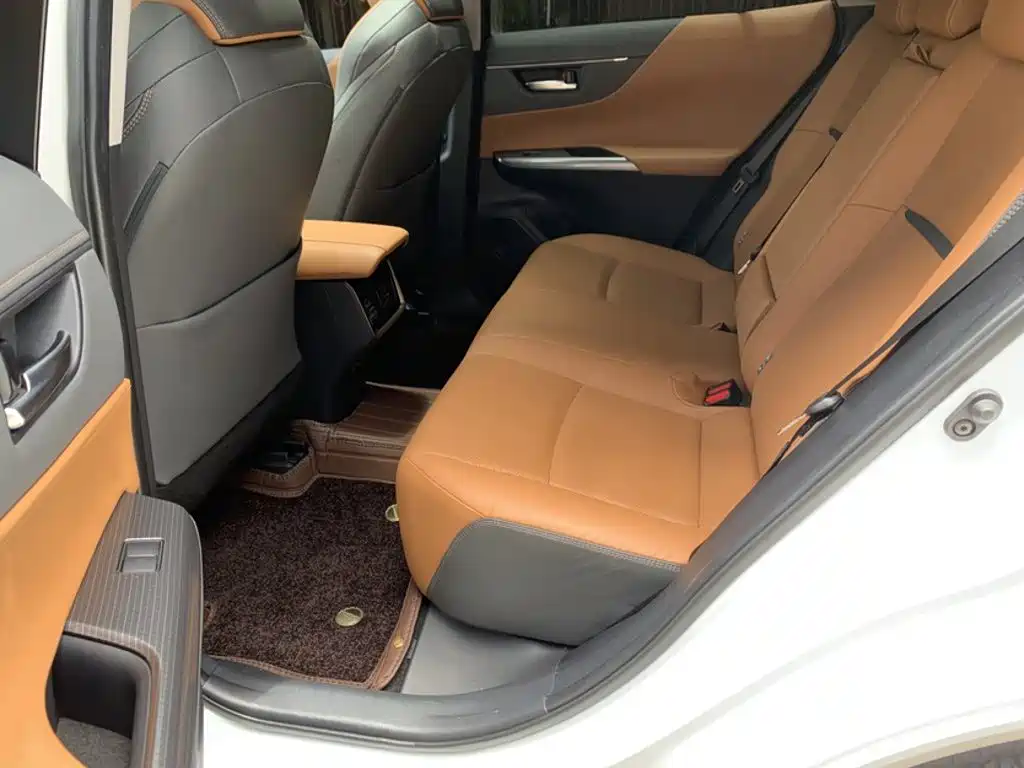 Toyota Venza 2022 — фото 17