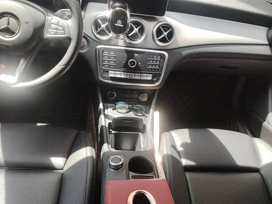 Mercedes-Benz CLA 2018 — фото 16