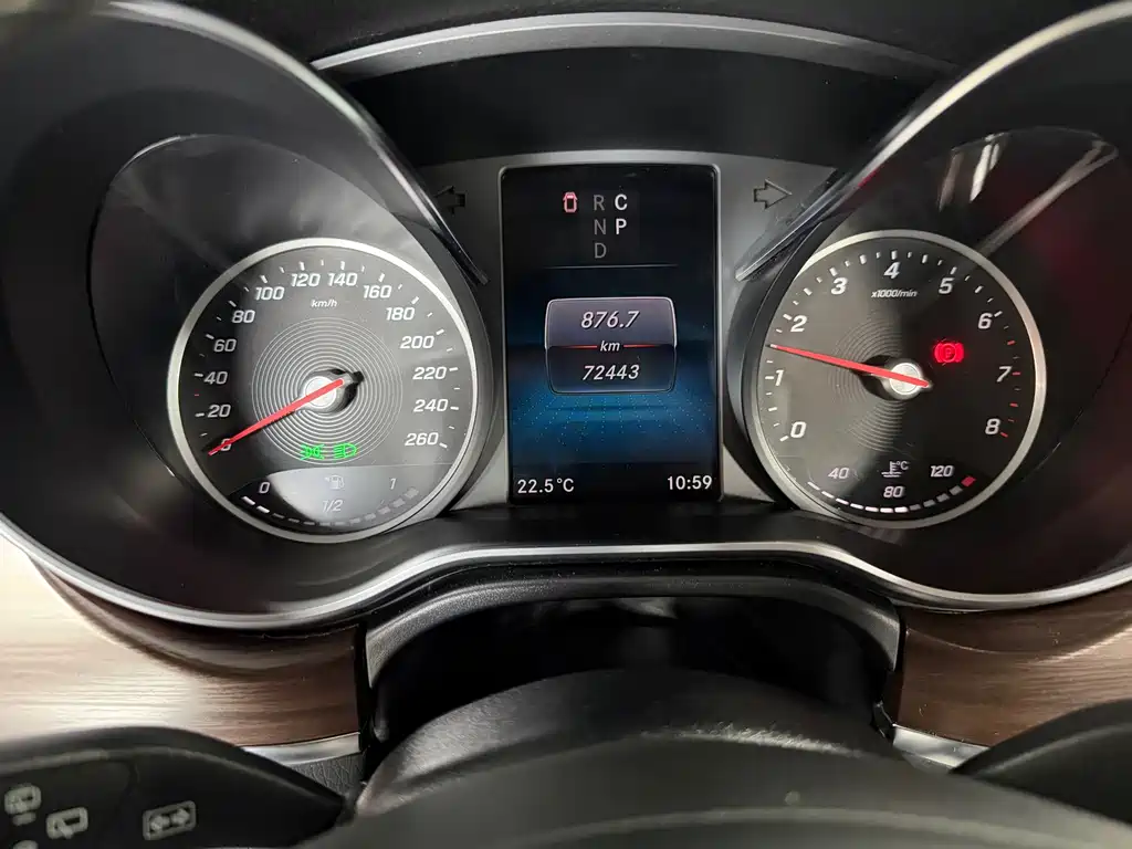 Mercedes-Benz V-Class 2023 — фото 13