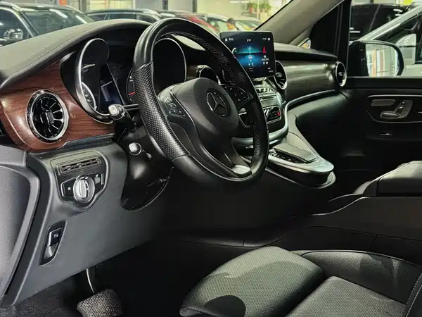 Mercedes-Benz V-Class 2022
