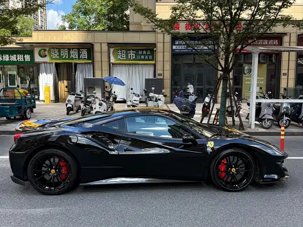 Ferrari 488 2019
