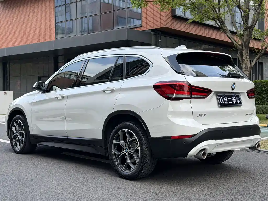 BMW X1 2022 — фото 2