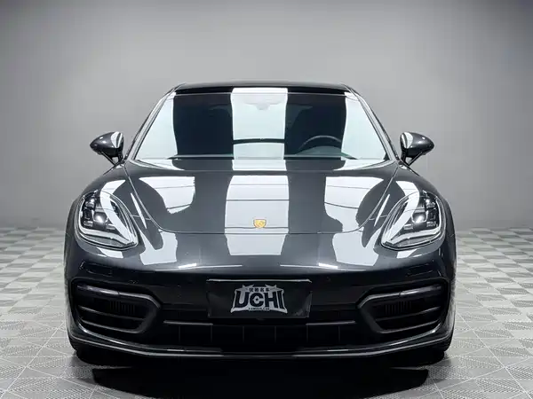 Porsche Panamera 2023