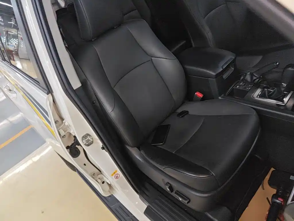 Toyota Prado 2017 — фото 25