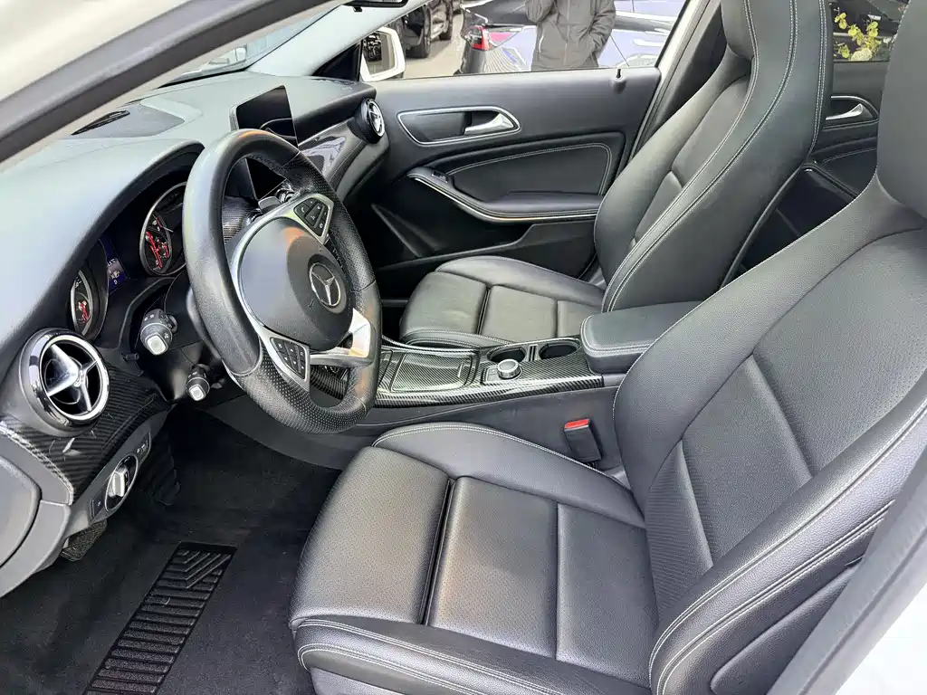 Mercedes-Benz GLA 2018 — фото 20