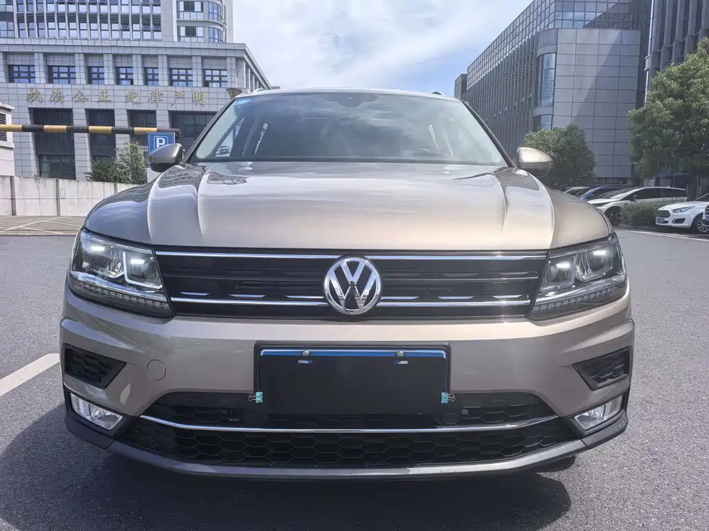 Volkswagen Tiguan 2017 — фото 2