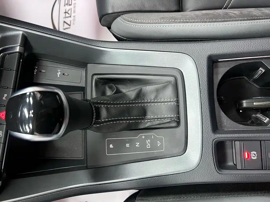 Audi Q3 Sportback 2022 — фото 21
