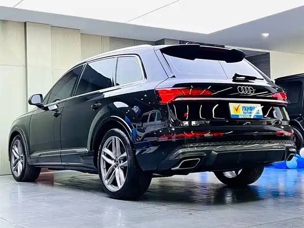 Audi Q7 2024