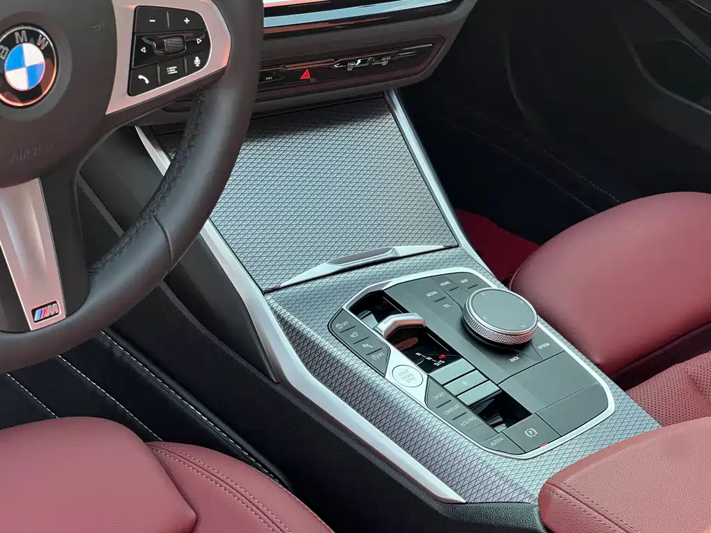 BMW 3 Series 2024 — фото 10