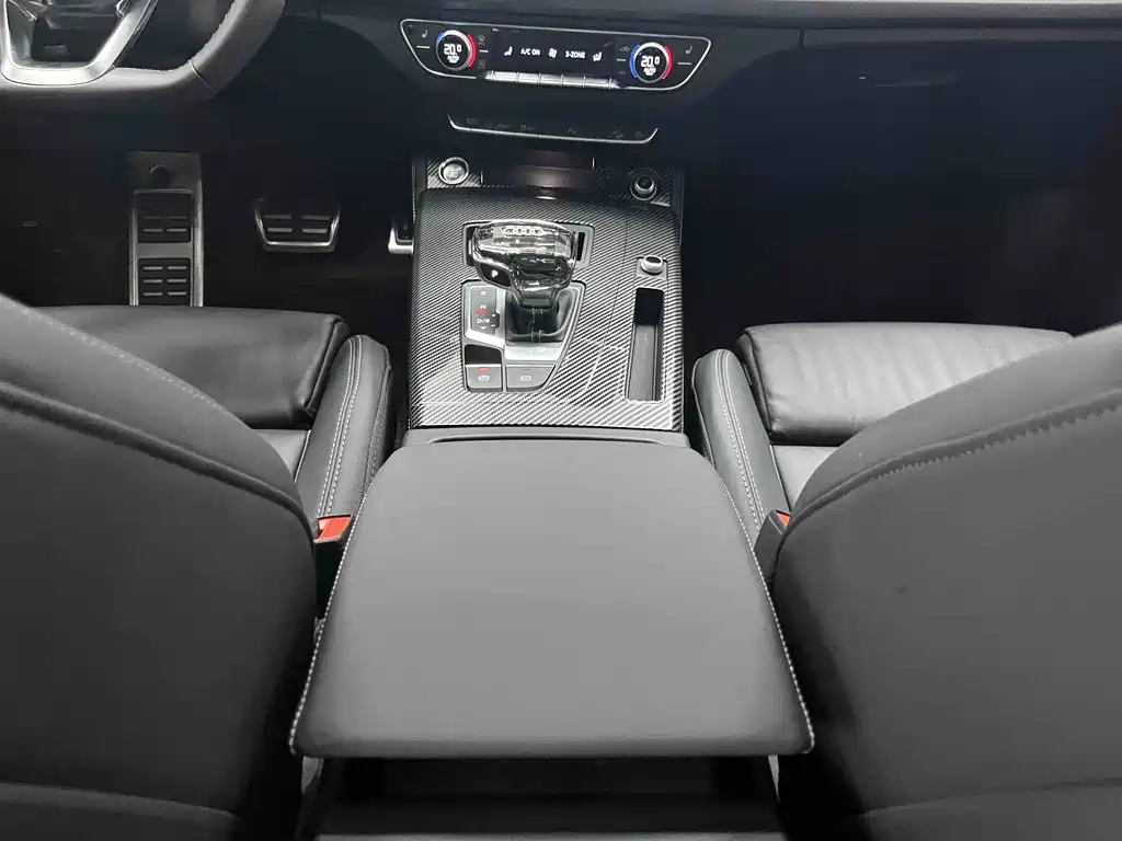Audi Q5L 2023 — фото 26