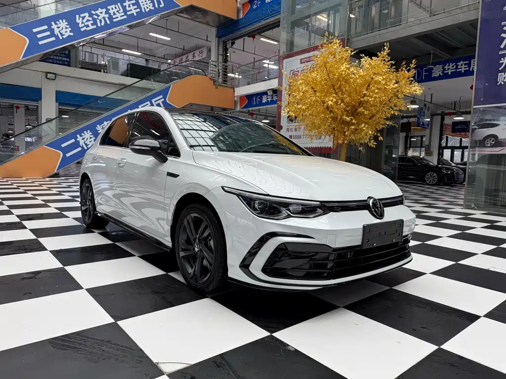 Volkswagen Golf 2023