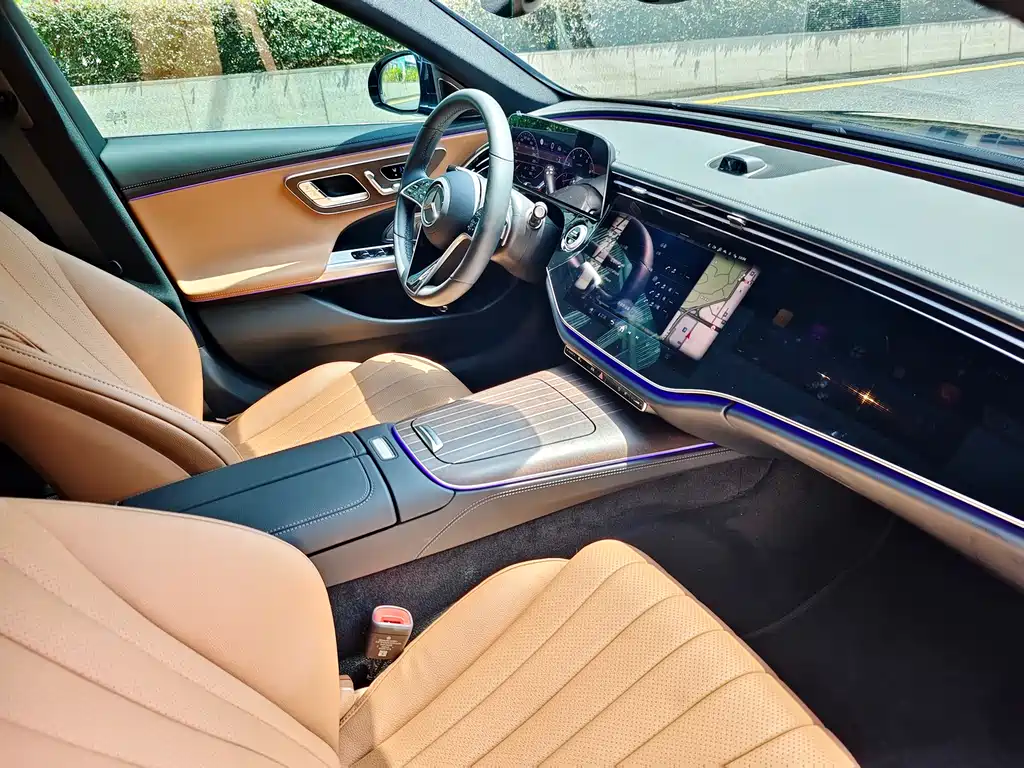 Mercedes-Benz E-Class 2025 — фото 18
