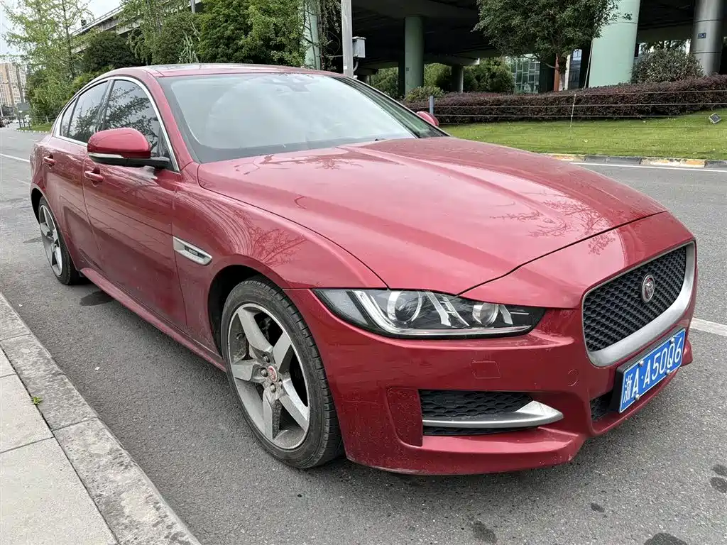 Jaguar XE 2017 — фото 2