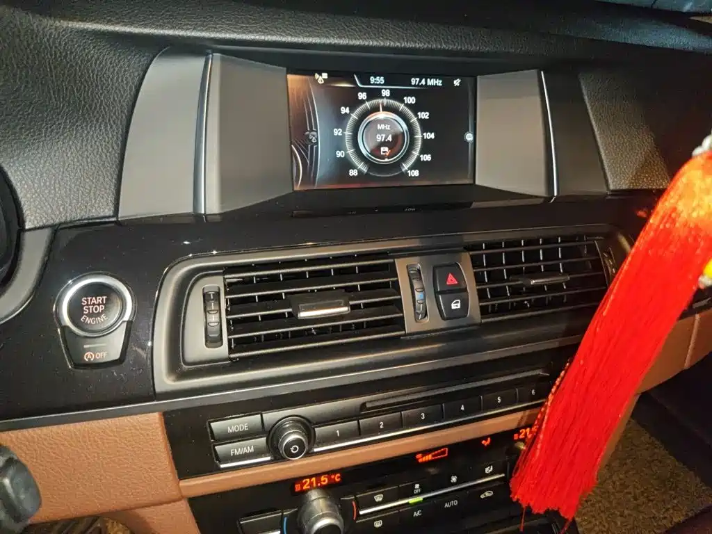 BMW 5 Series 2015 — фото 9