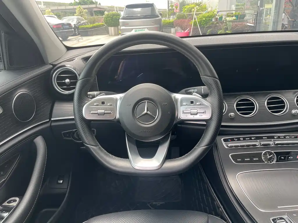 Mercedes-Benz E-Class 2020 — фото 10
