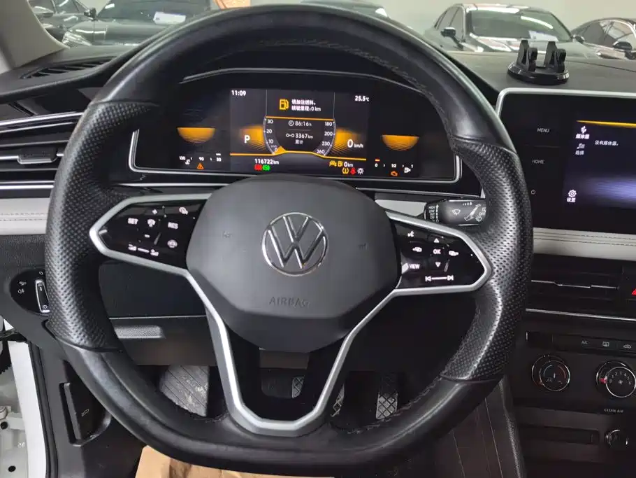 Volkswagen Tiguan L 2022 — фото 15