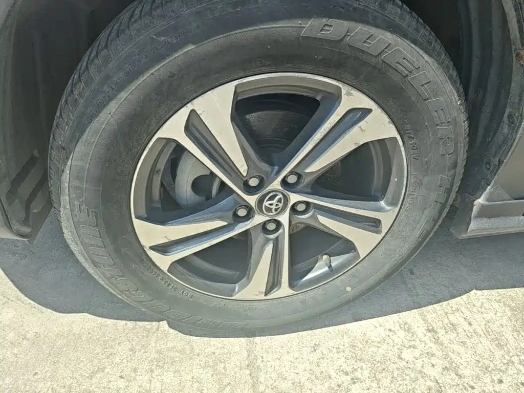 Toyota RAV4 2015 — фото 23
