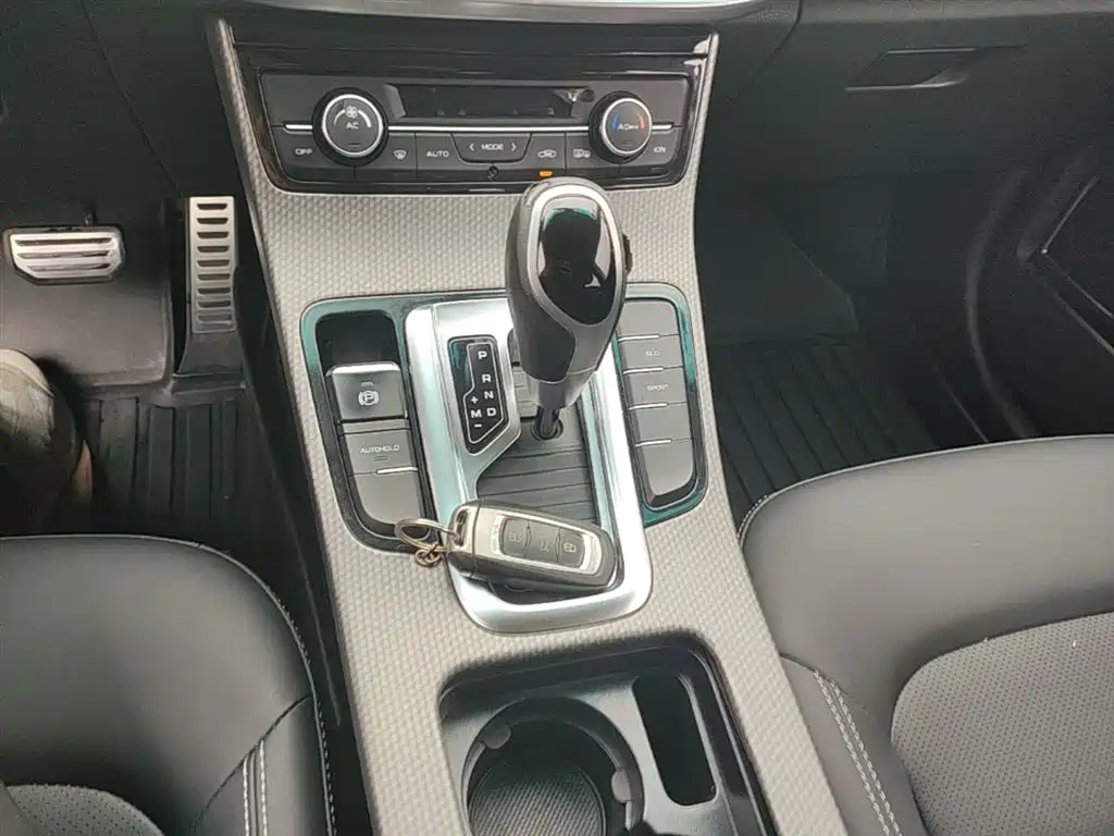 Geely Emgrand GS 2017 — фото 6