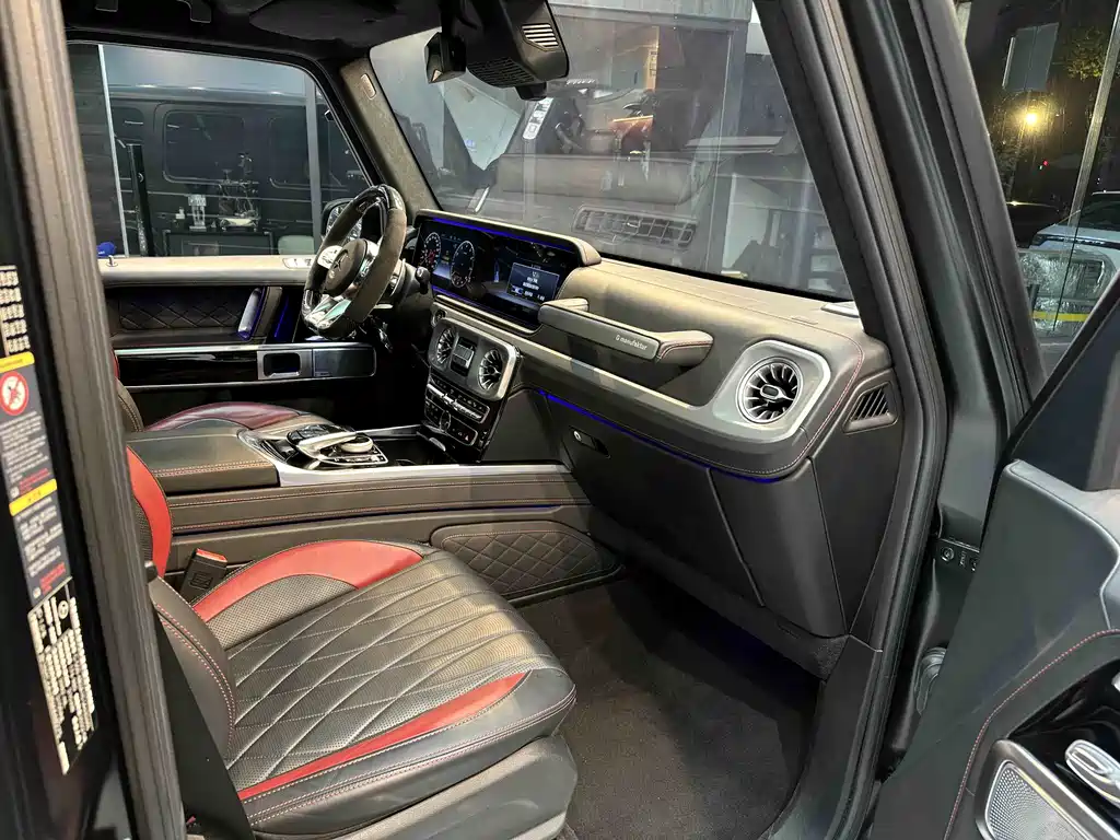 Mercedes-Benz G-Class 2023 — фото 12