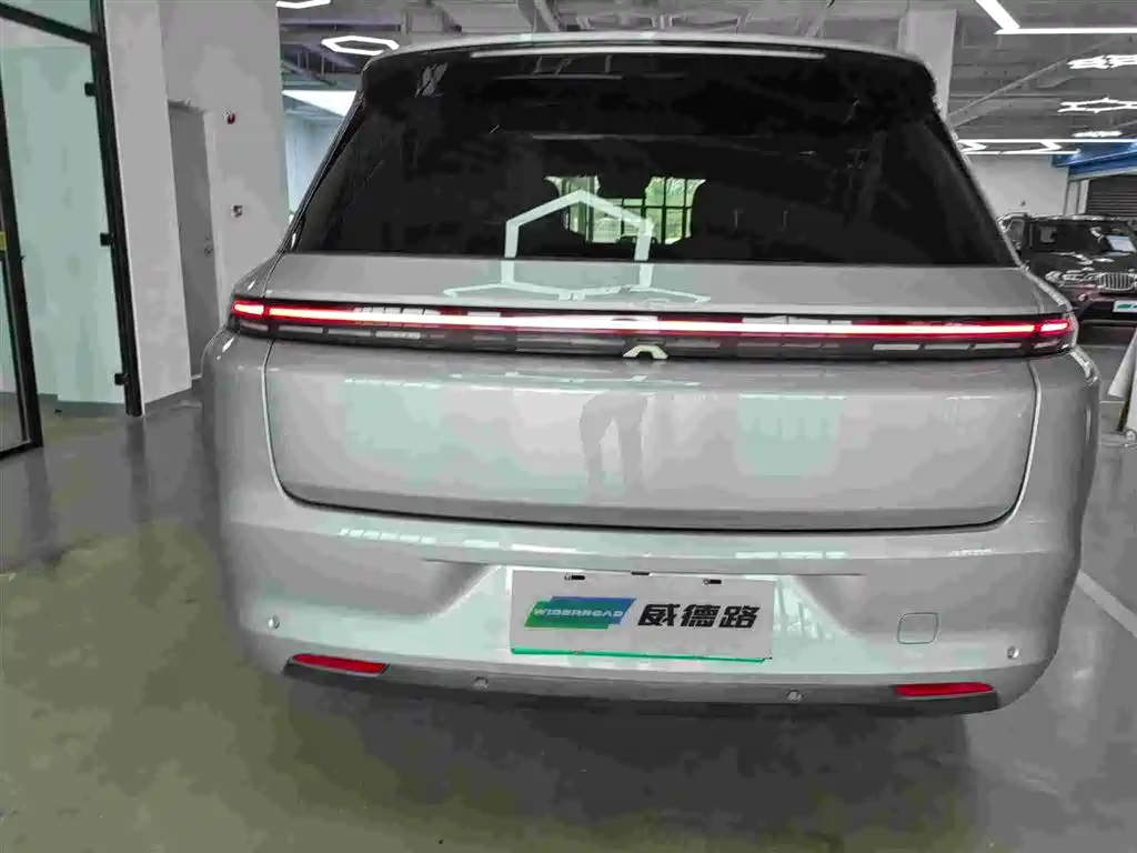 Li Auto Li L8 2024