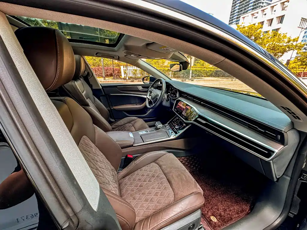 Audi A7L 2023 — фото 8