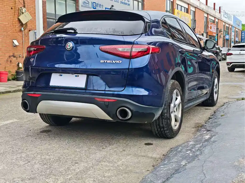 Alfa Romeo Stelvio 2018 — фото 6