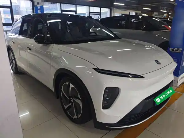NIO ES8 2023