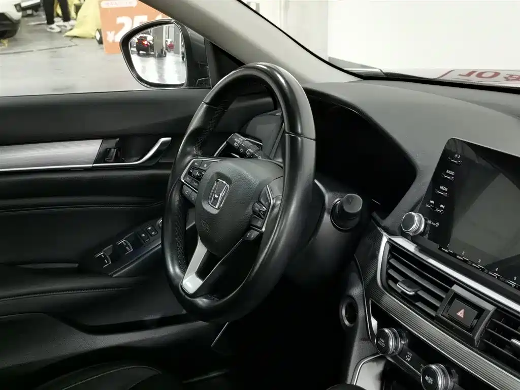 Honda Accord 2020 — фото 22