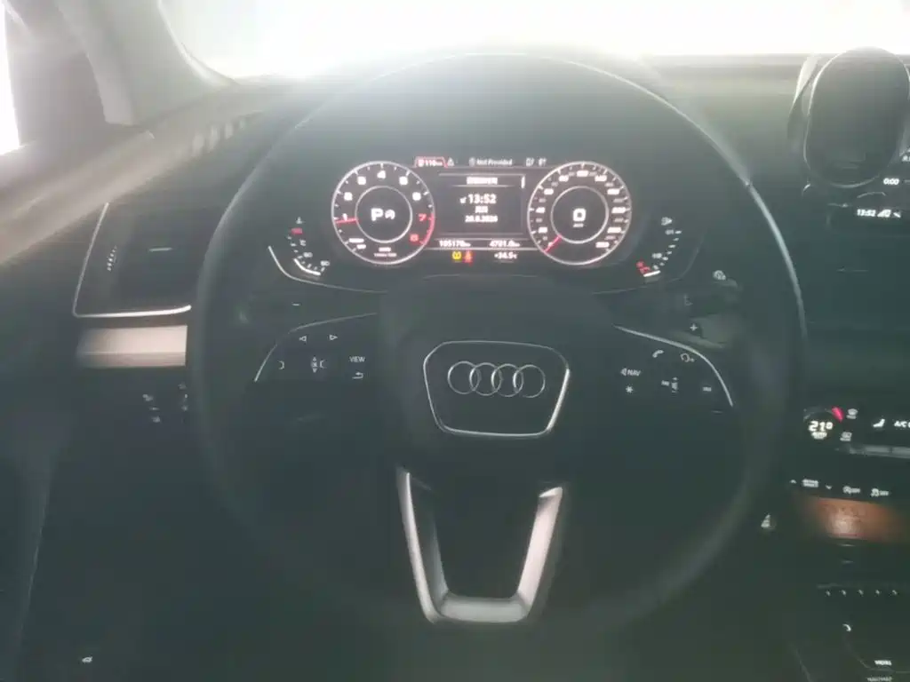 Audi Q5L 2021 — фото 11