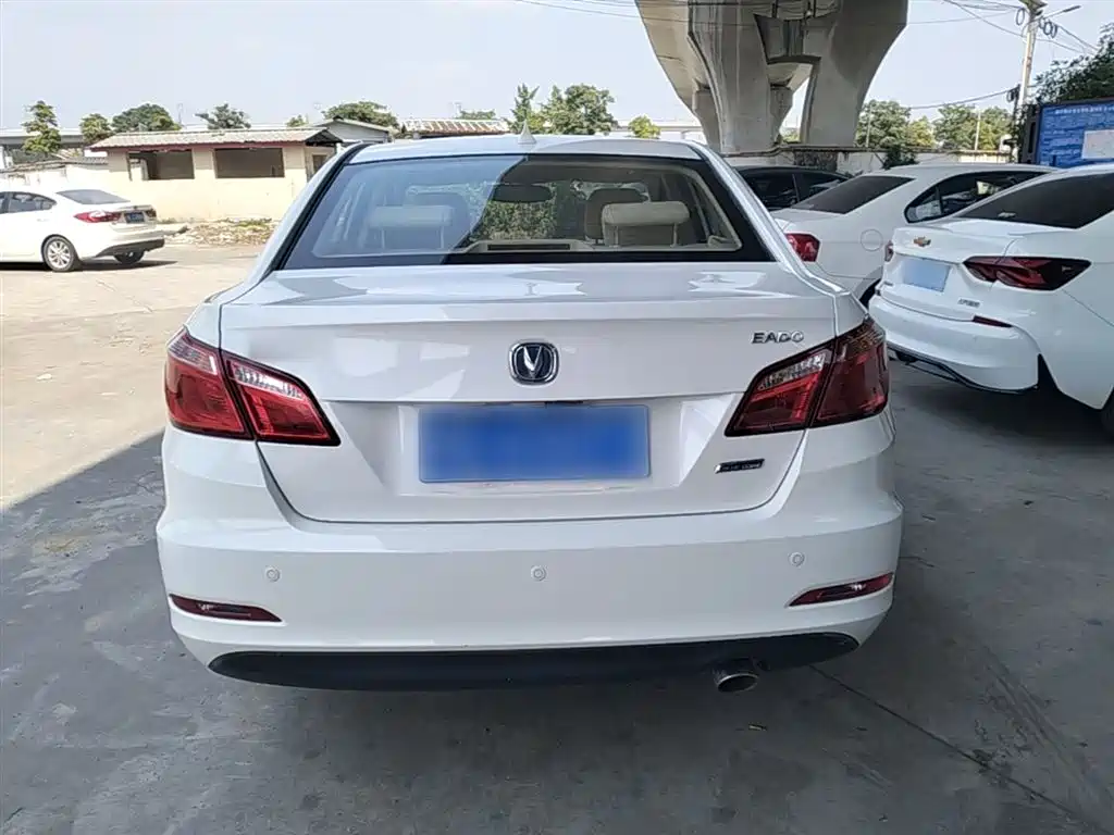 Changan Eado 2017 — фото 6