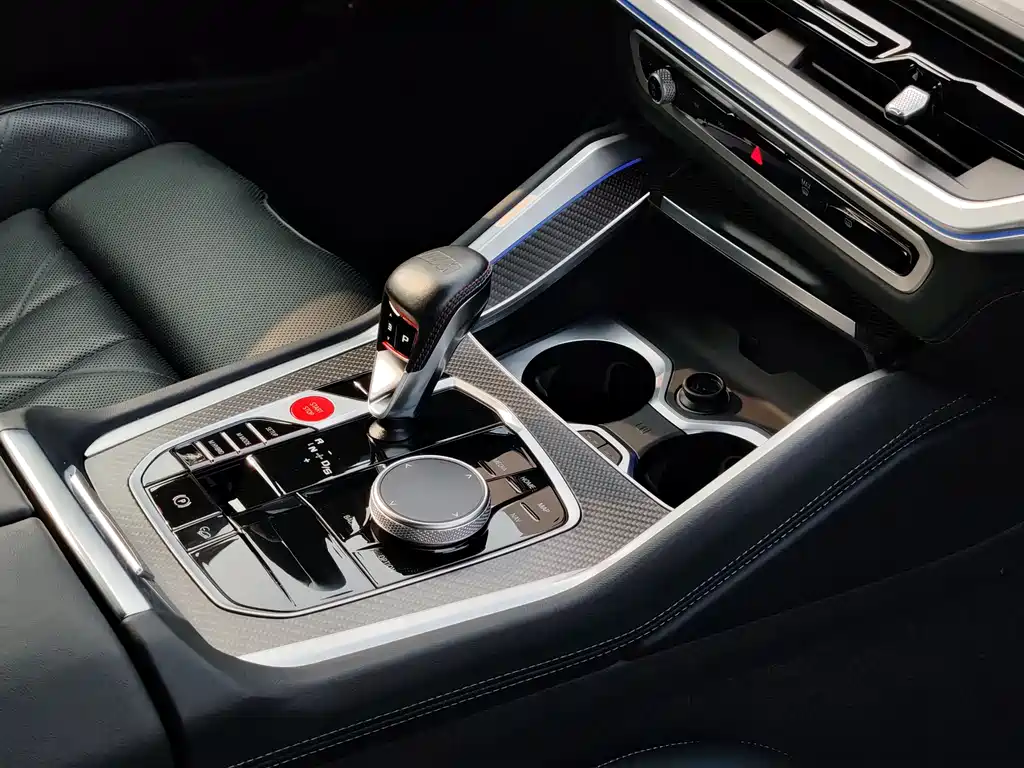 BMW XM 2024 — фото 12