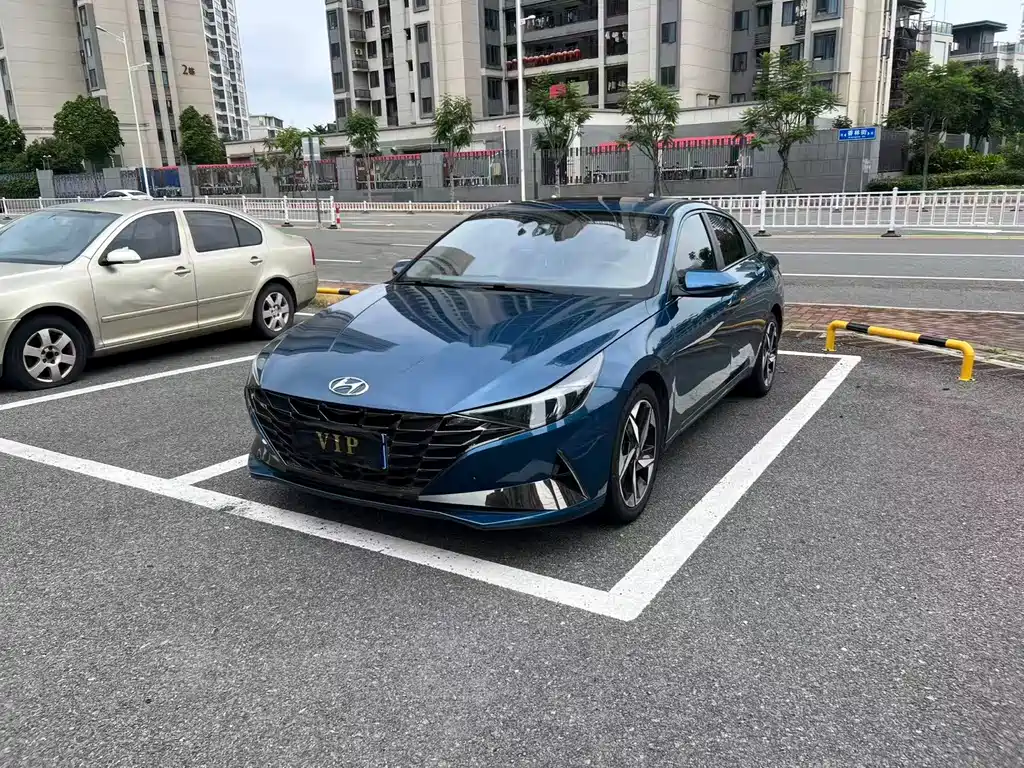 Hyundai Elantra 2022