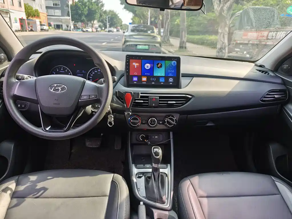 Hyundai Elantra 2020 — фото 9