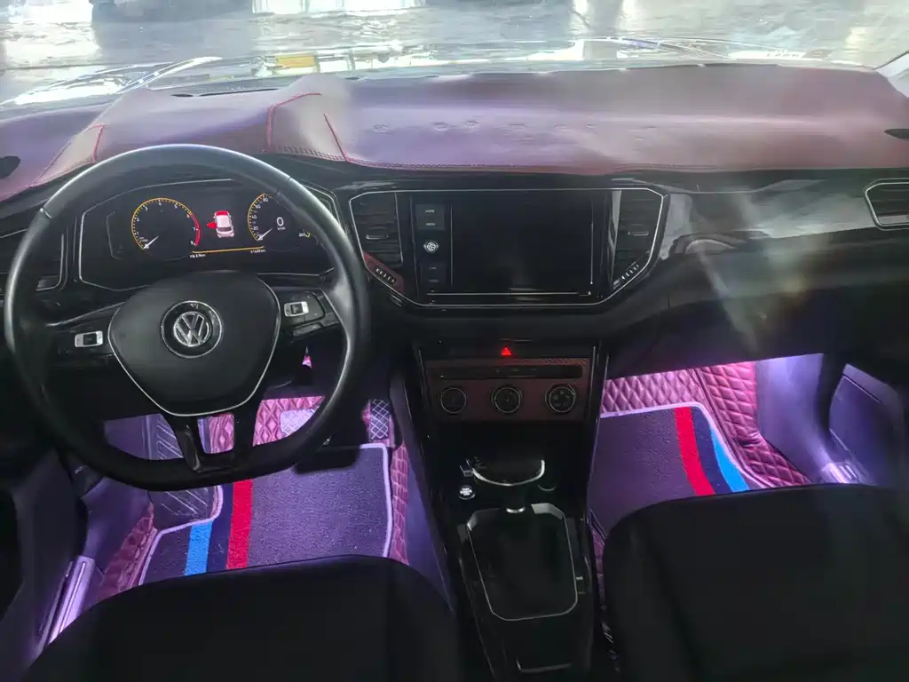 Volkswagen T-Roc 2020 — фото 10