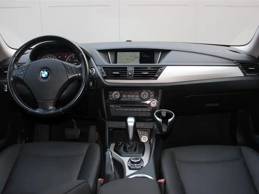 BMW X1 2013 — фото 9
