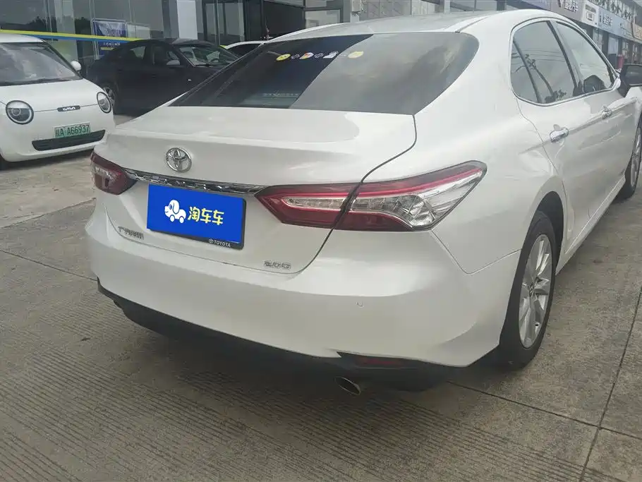 Toyota Camry 2020 — фото 3