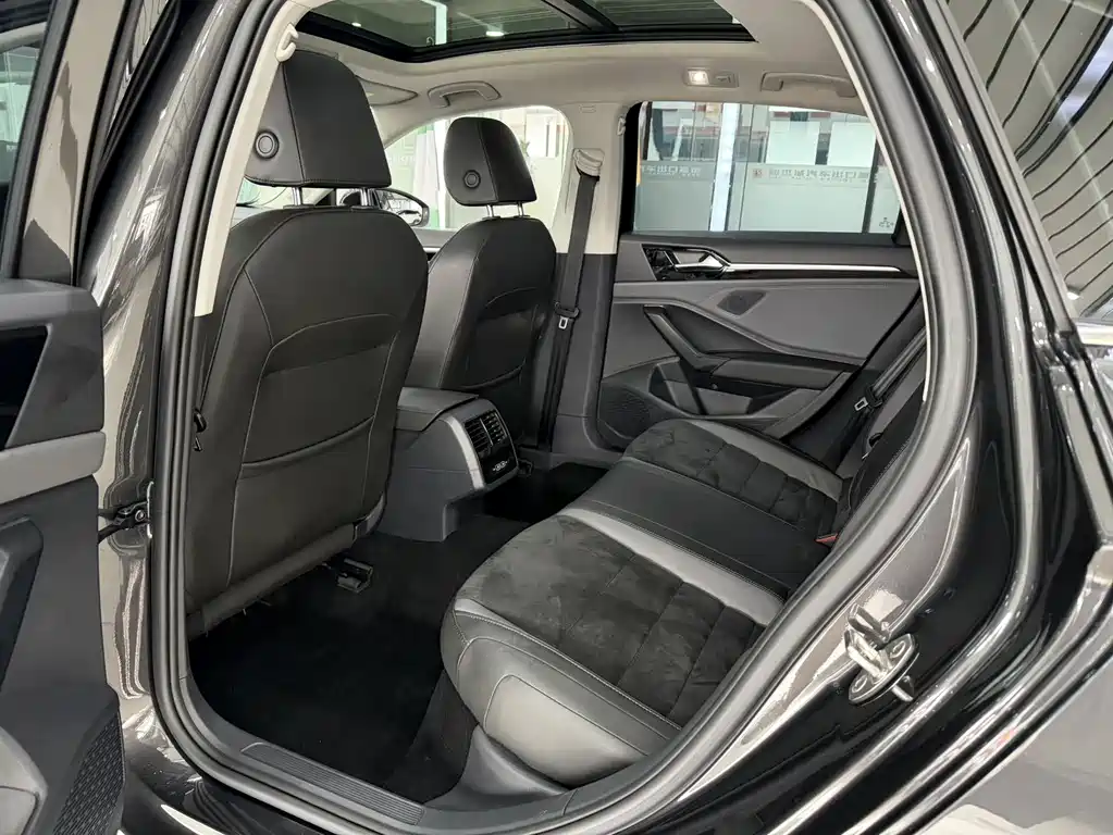 Volkswagen Sagitar 2022