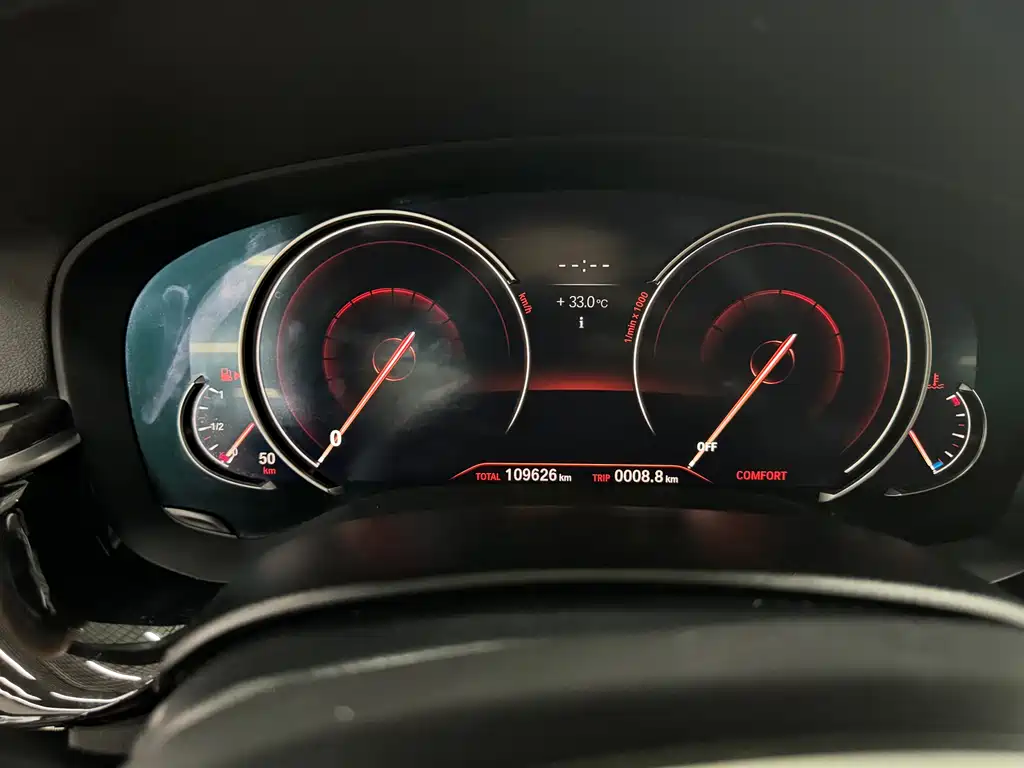 BMW 5 Series 2018 — фото 9