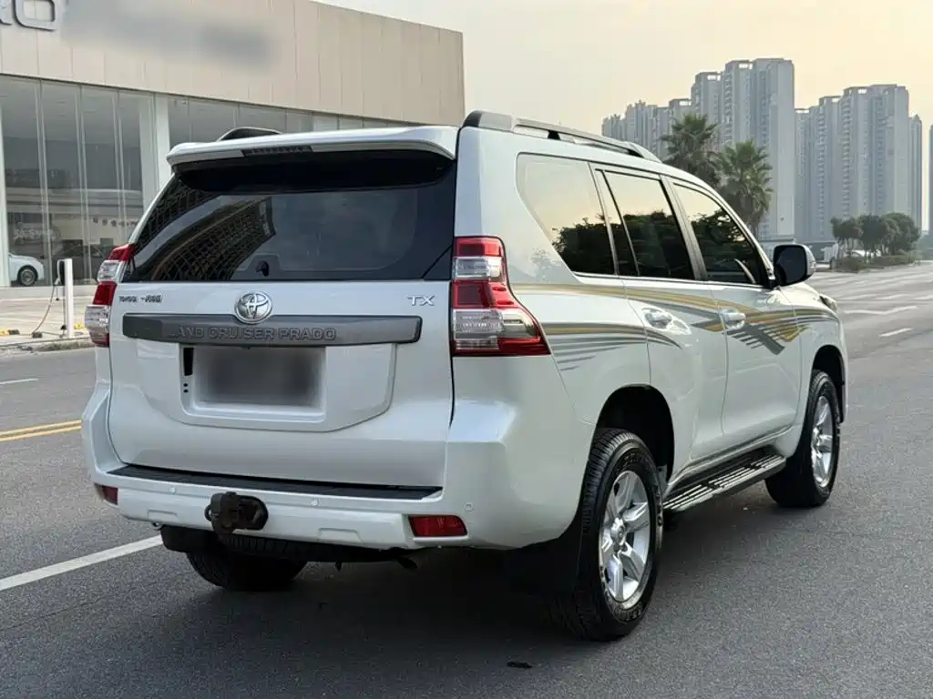 Toyota Prado 2016 — фото 8