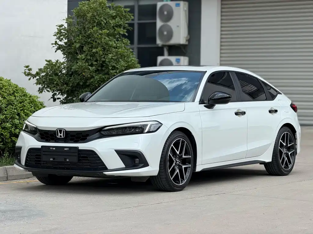 Honda Civic 2025 — фото 1