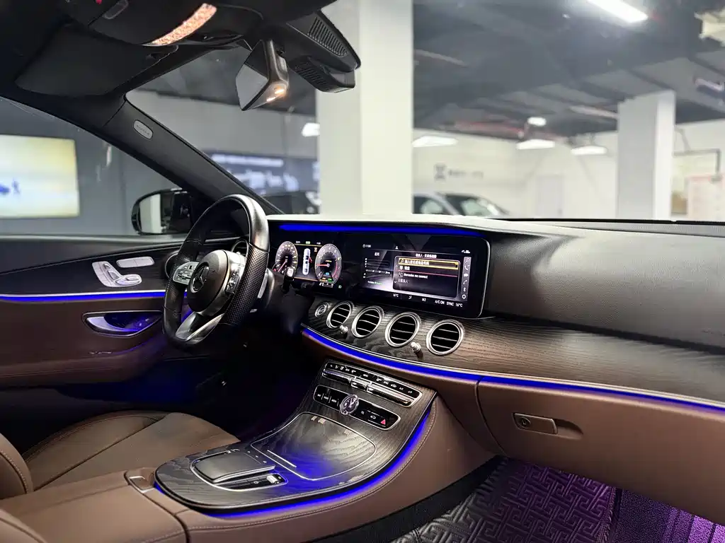 Mercedes-Benz E-Class 2020 — фото 13