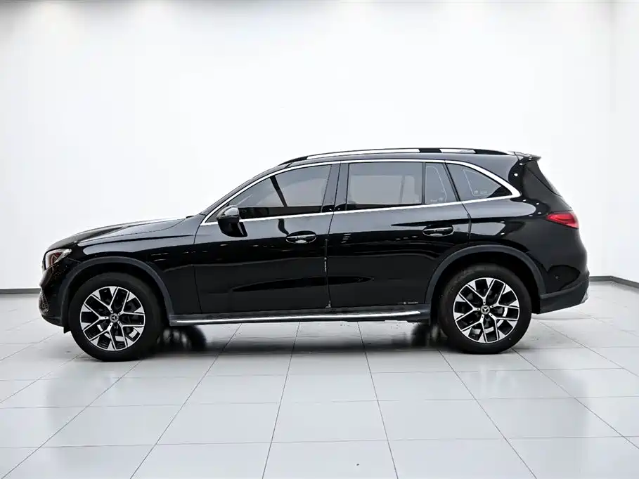Mercedes-Benz GLC 2023
