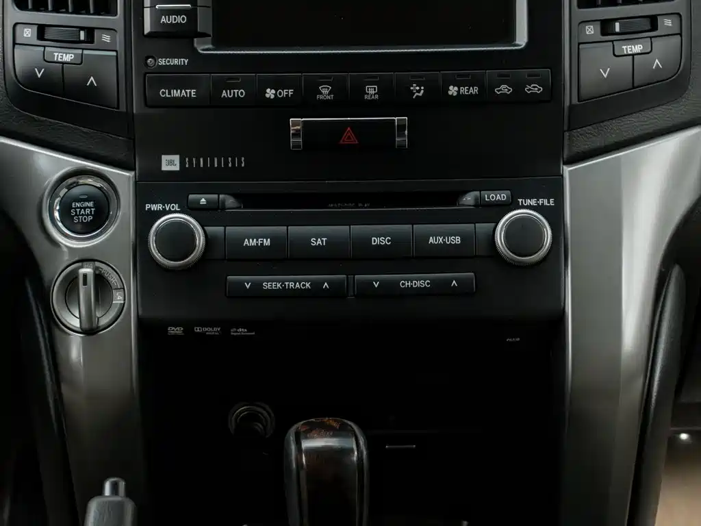 Toyota Land Cruiser 2011 — фото 15