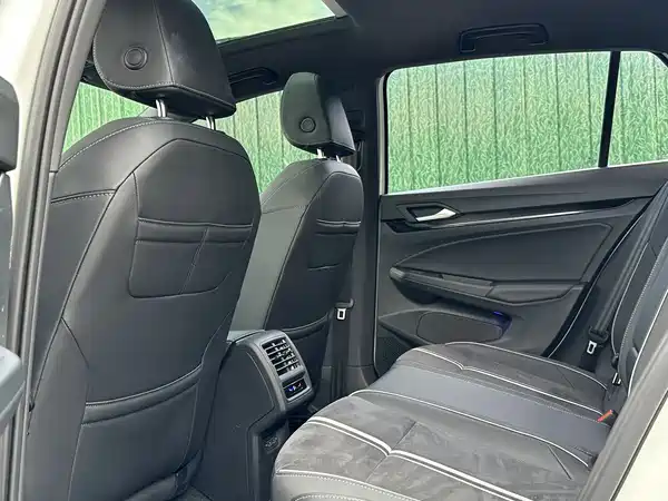 Volkswagen Golf 2021