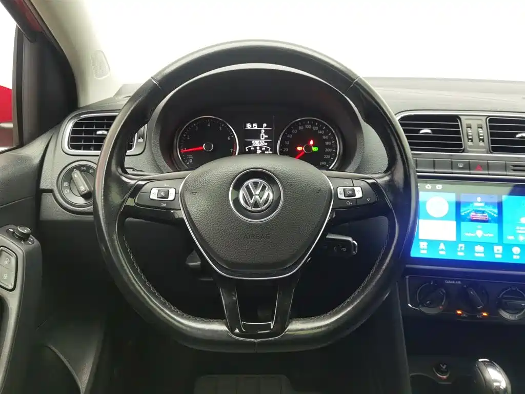 Volkswagen Polo 2016 — фото 11