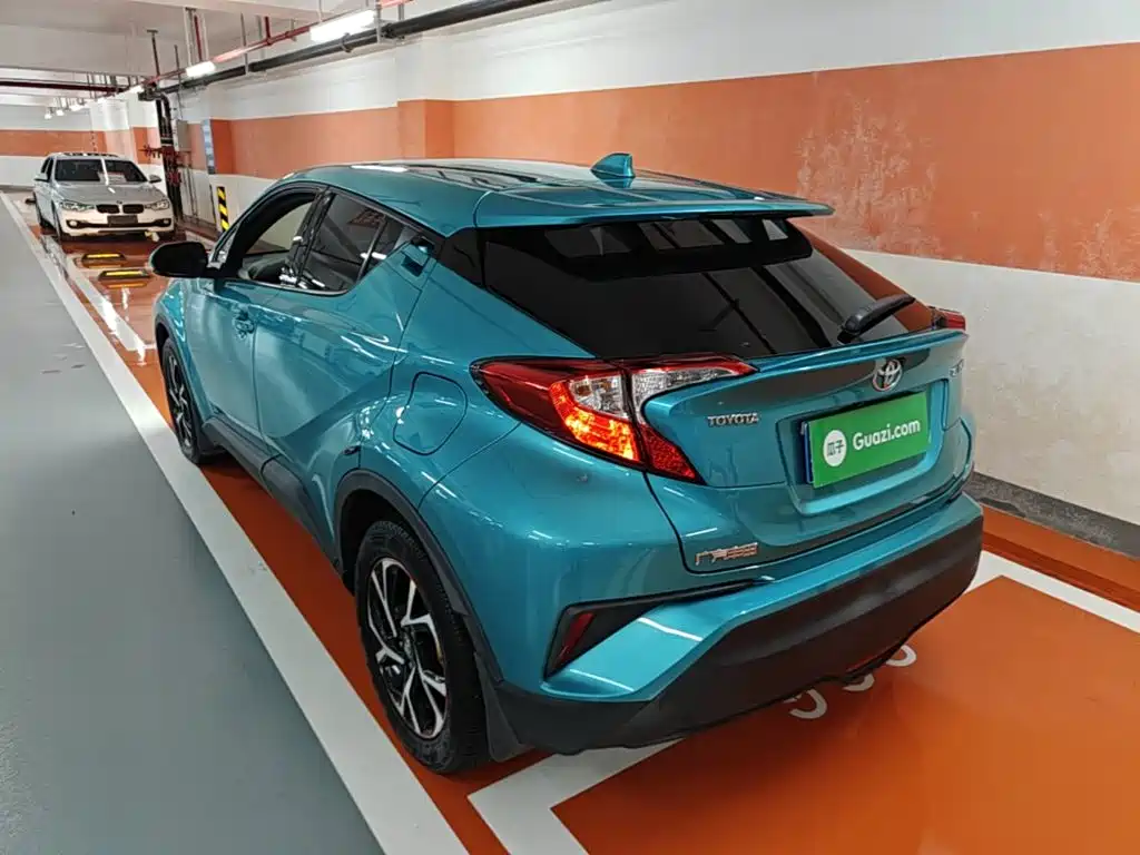 Toyota C-HR 2018 — фото 5