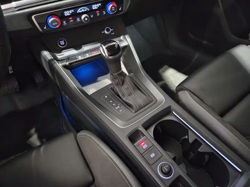 Audi Q3 Sportback 2022 — фото 11